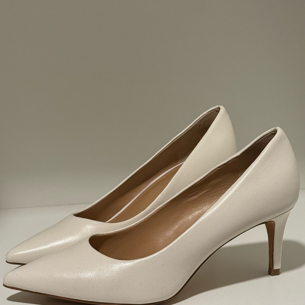 Vince Camuto Cream Pumps